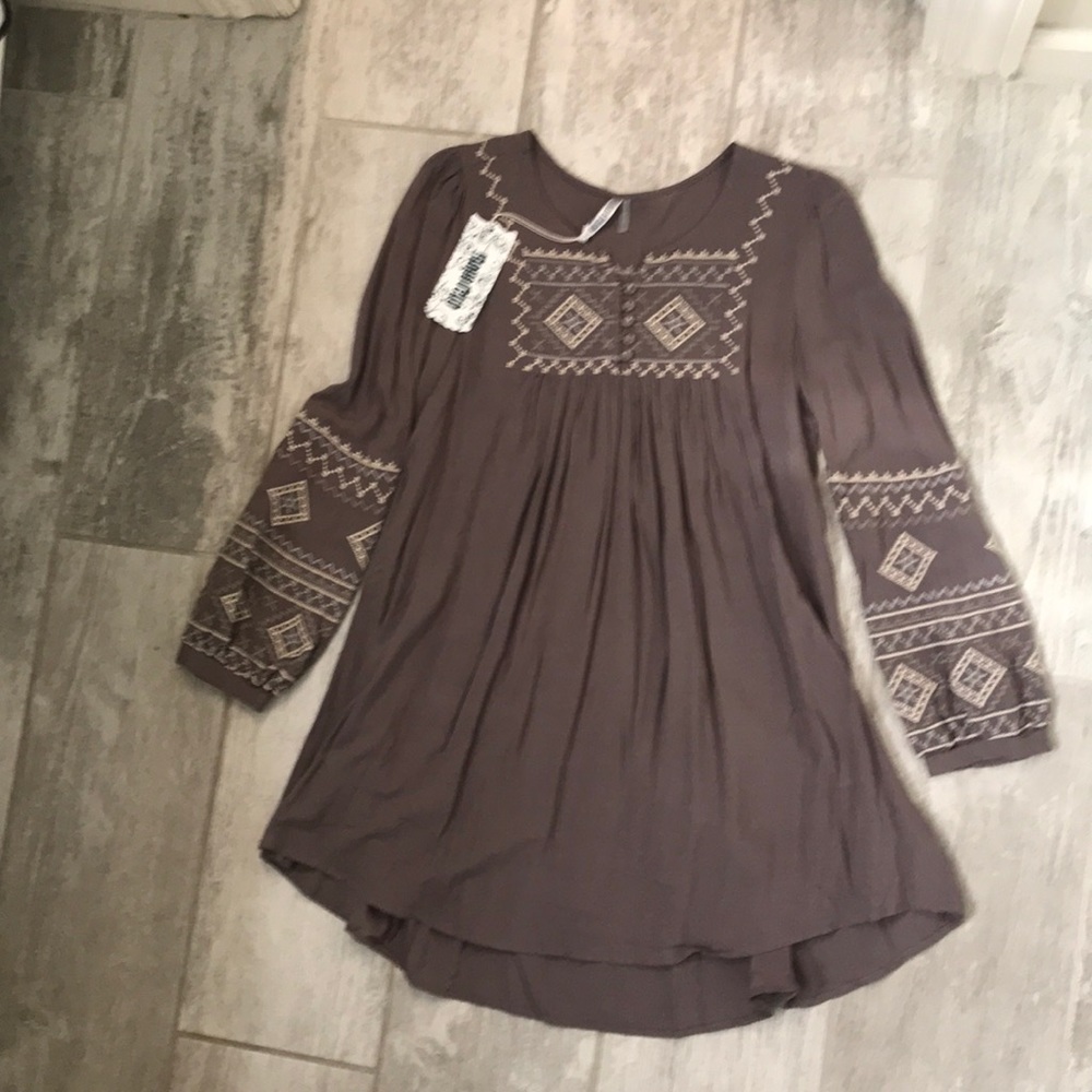 Mono Reno grey dress with beautiful embroidery szS
